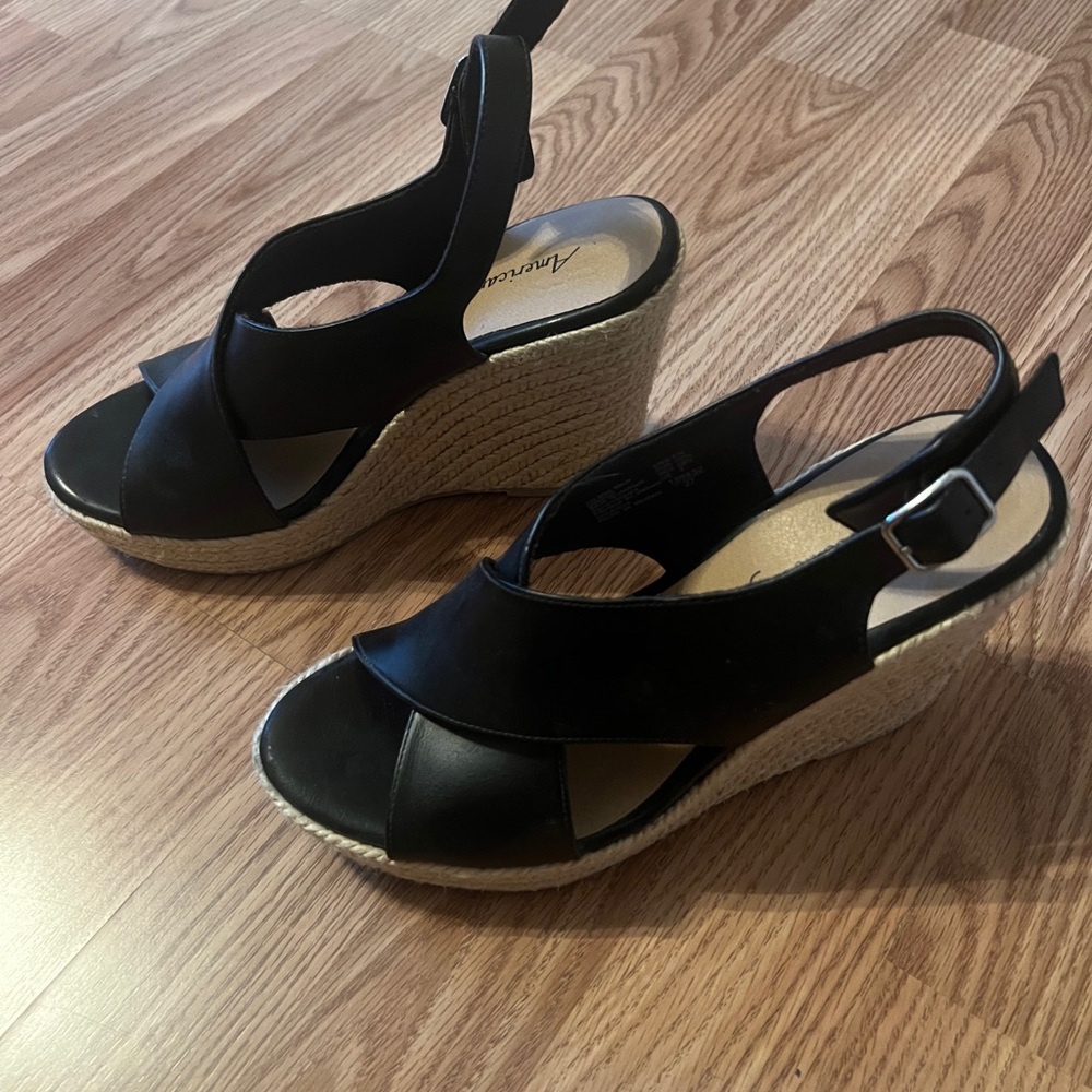 American Eagle by Payless Black and Tan Wedges
